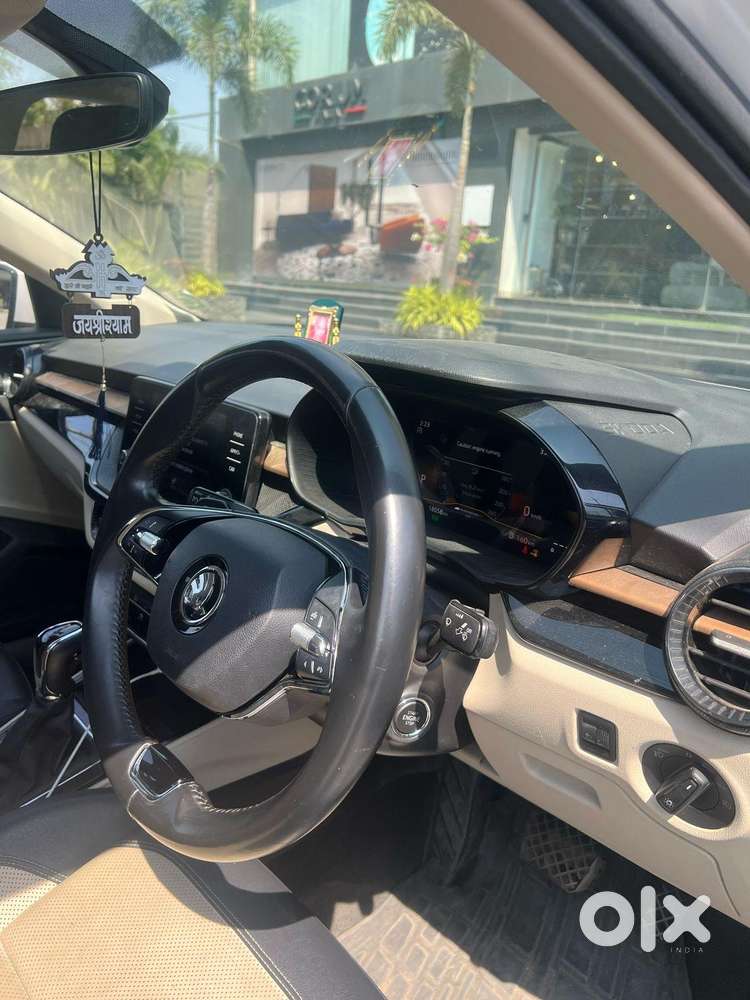 Skoda Slavia 1.5 Tsi Style At, 2023, Petrol