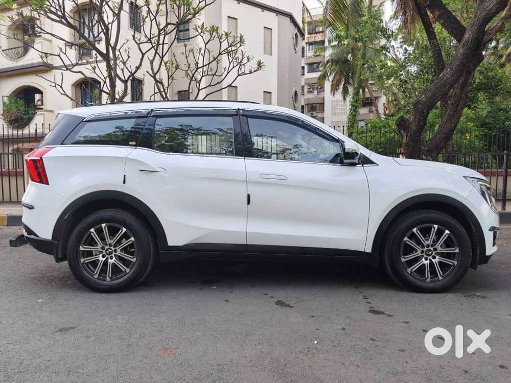Mahindra Xuv700 2.0 Ax 7 Petrol Mt Str, 2023, Petrol