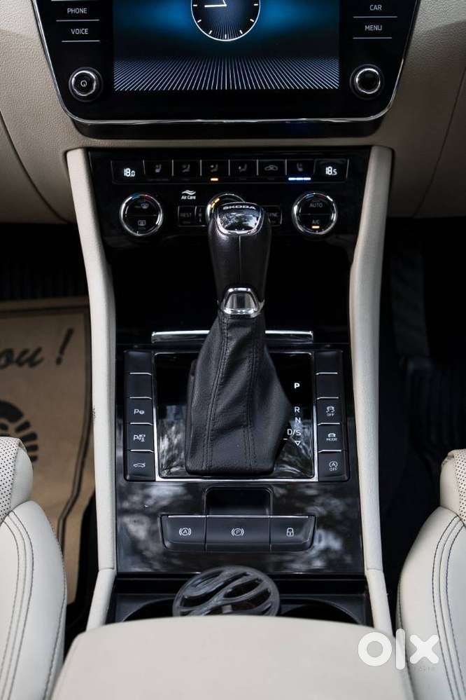 Skoda Superb Laurin And Klement 1.8, 2023, Petrol