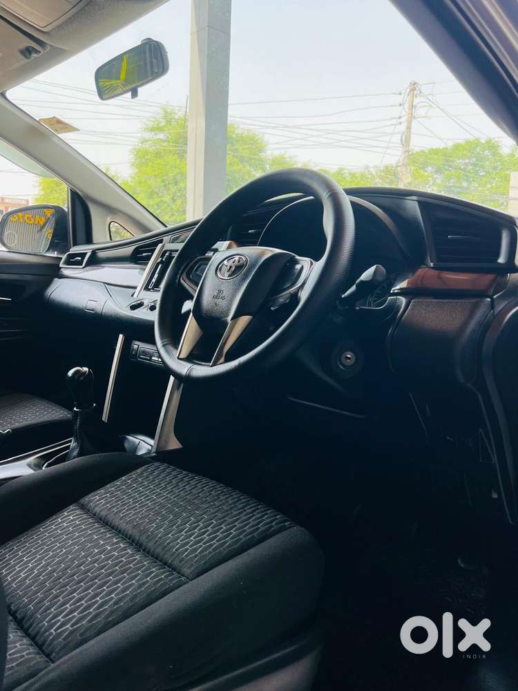 Toyota Innova Crysta 2.4 Gx Mt, 2017, Diesel