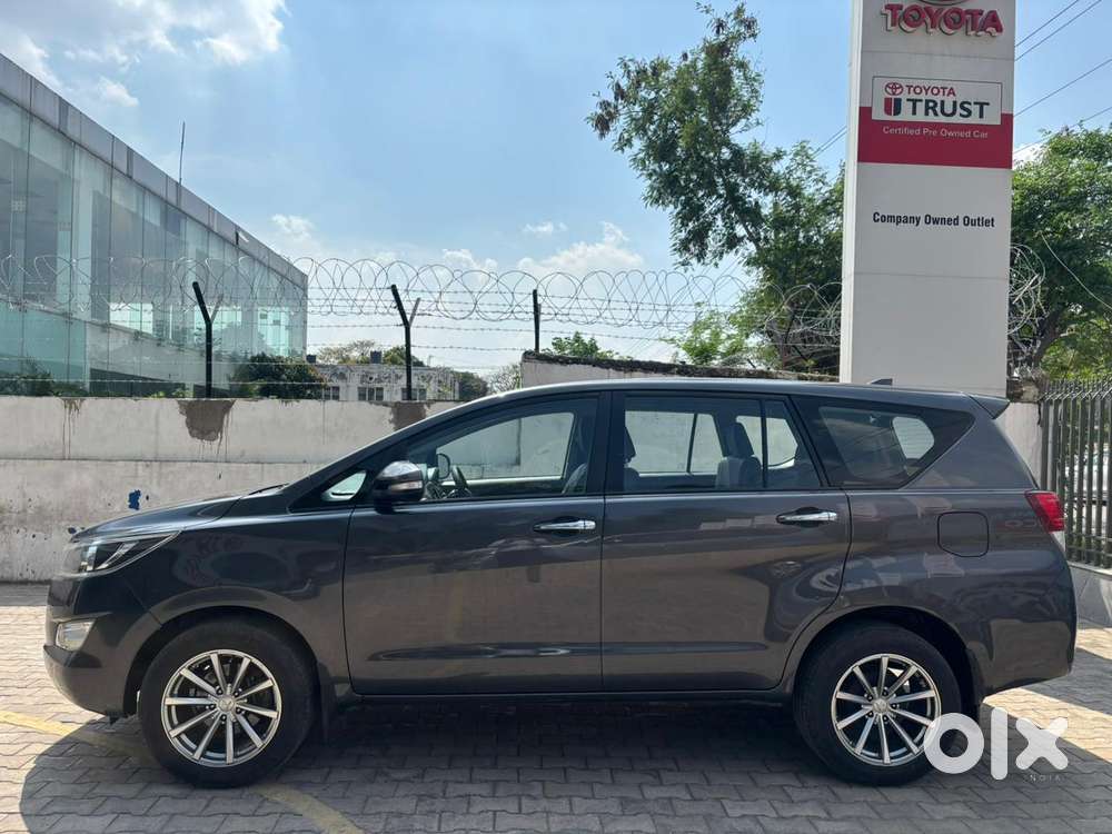 Toyota Innova Crysta [2020-ongoing] 2.4 Gx 7 Str, 2017, Diesel