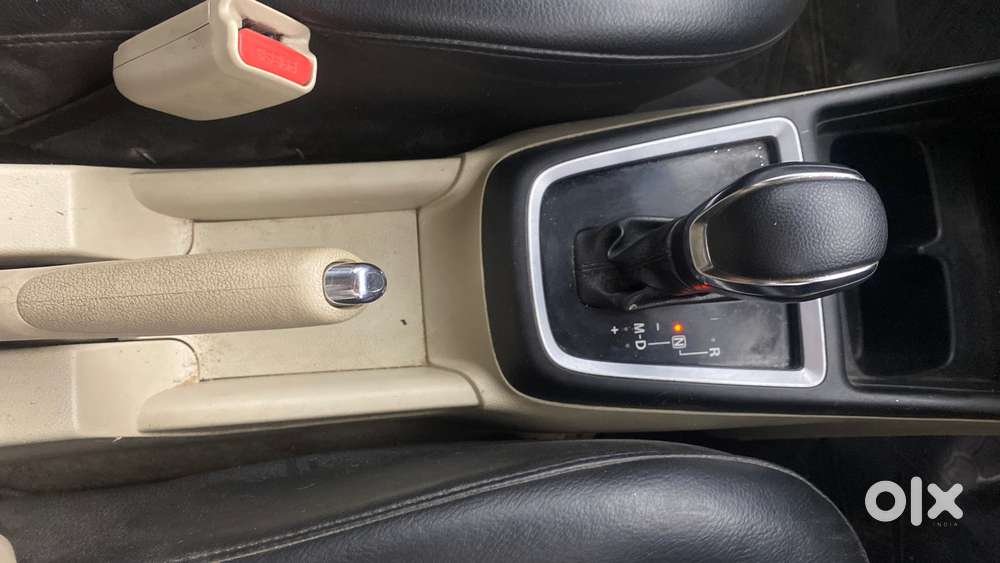 Maruti Suzuki Swift Dzire Amt Zxi, 2018, Petrol