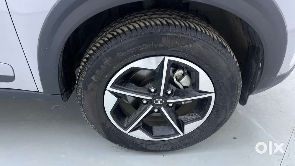 Tata Nexon Creative Plus 1.2 Revotron Petrol 6 Mt Dt, 2025, Petrol