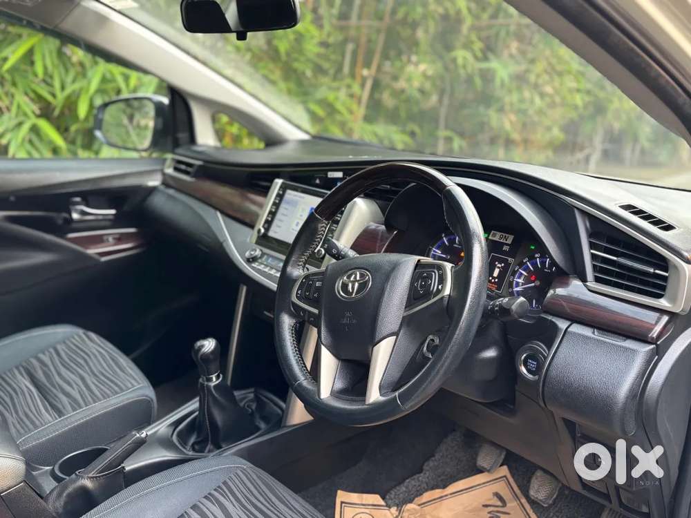 Toyota Innova Crysta [2020-ongoing] 2.4 Vx 8 Str, 2022, Diesel