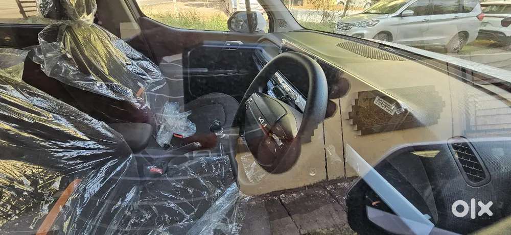 Kia Syros 2025 Petrol 30000 Km Driven