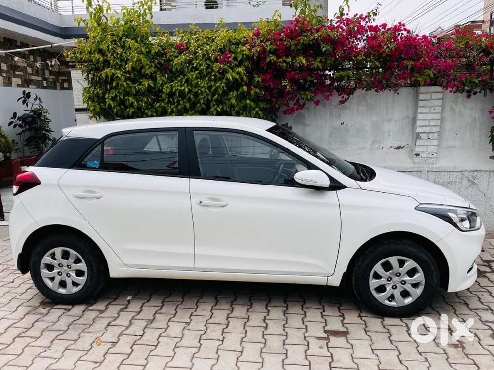 Hyundai I20 Sportz 2017/2018  Petrol  1st Owner  Excellent Conditio