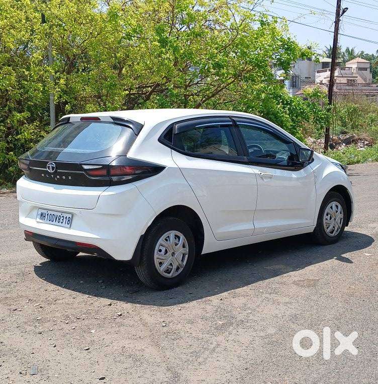 Tata Altroz, 2022, Petrol