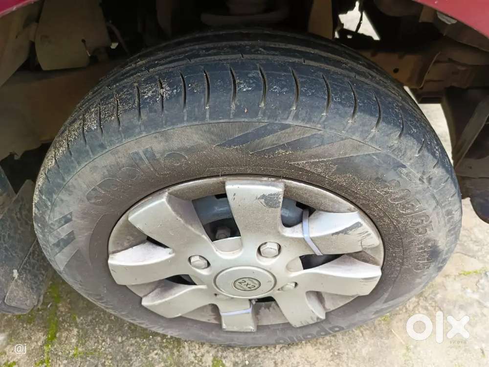 7 Seater Mahindra Quanto 2012 Diesel 110000 Km Driven.