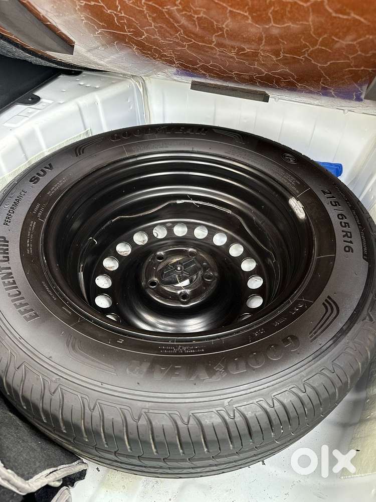 Tata Curvv Creative 1.2 Revotron Petrol 6mt, 2025, Petrol