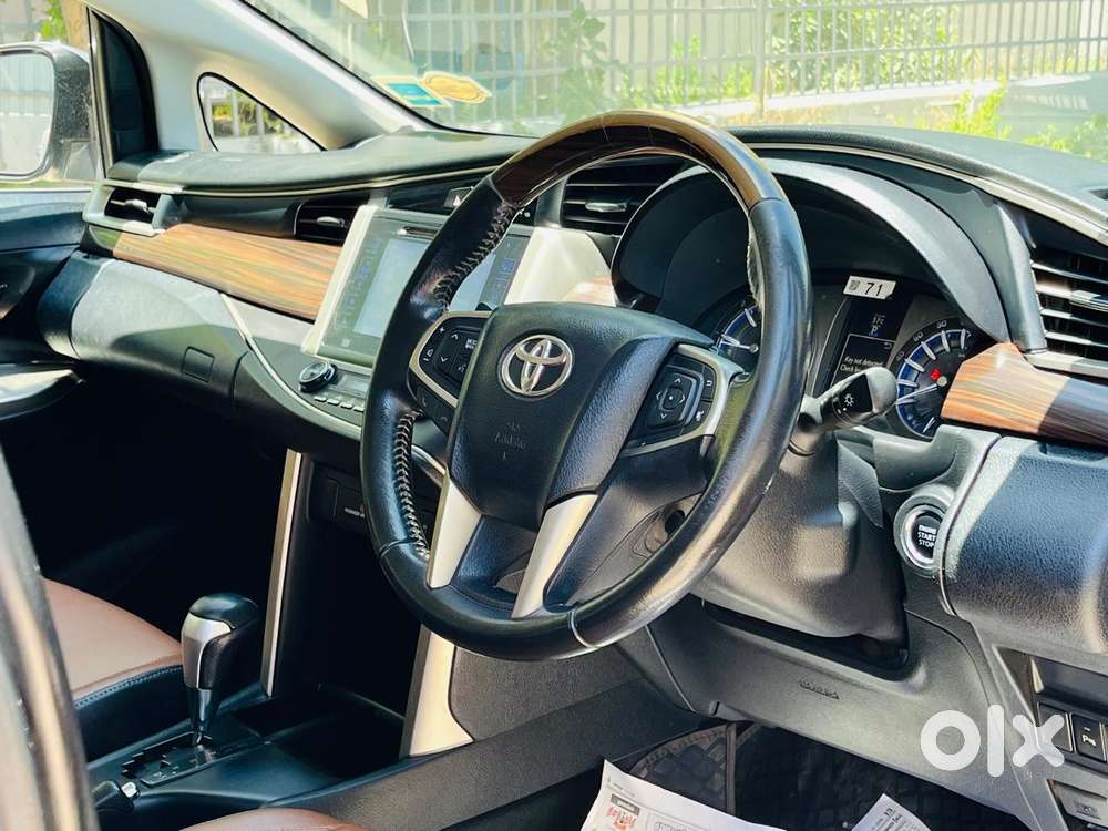 Toyota Innova Crysta 2.8z Automatic, 2016, Diesel