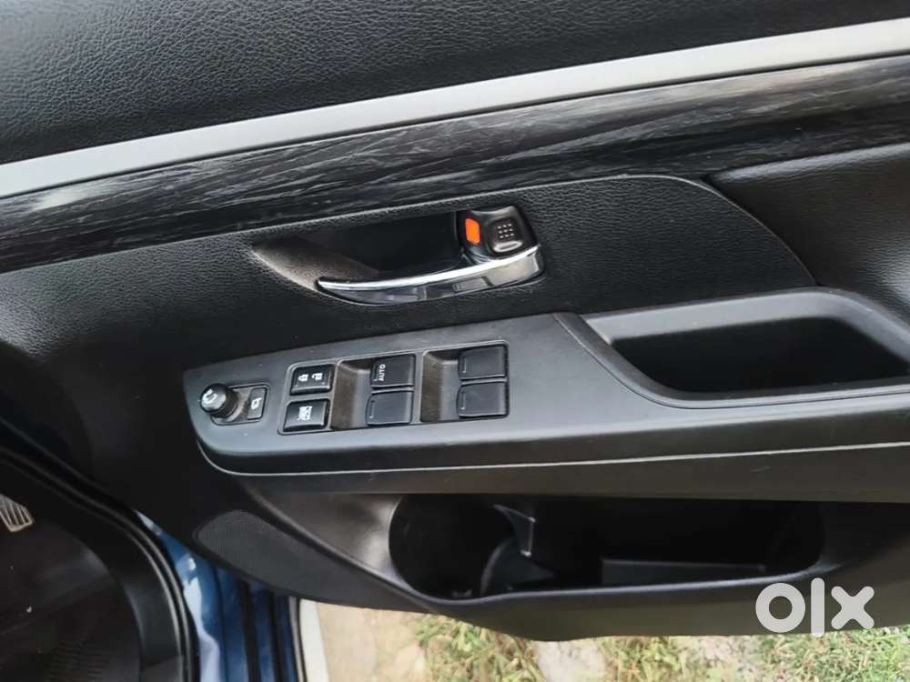 Maruti Suzuki Xl6 1.5 Zeta Mt, 2025, Petrol