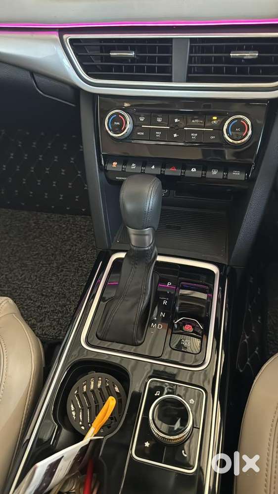 Mahindra Xuv700 2023 Diesel 22800 Km Driven