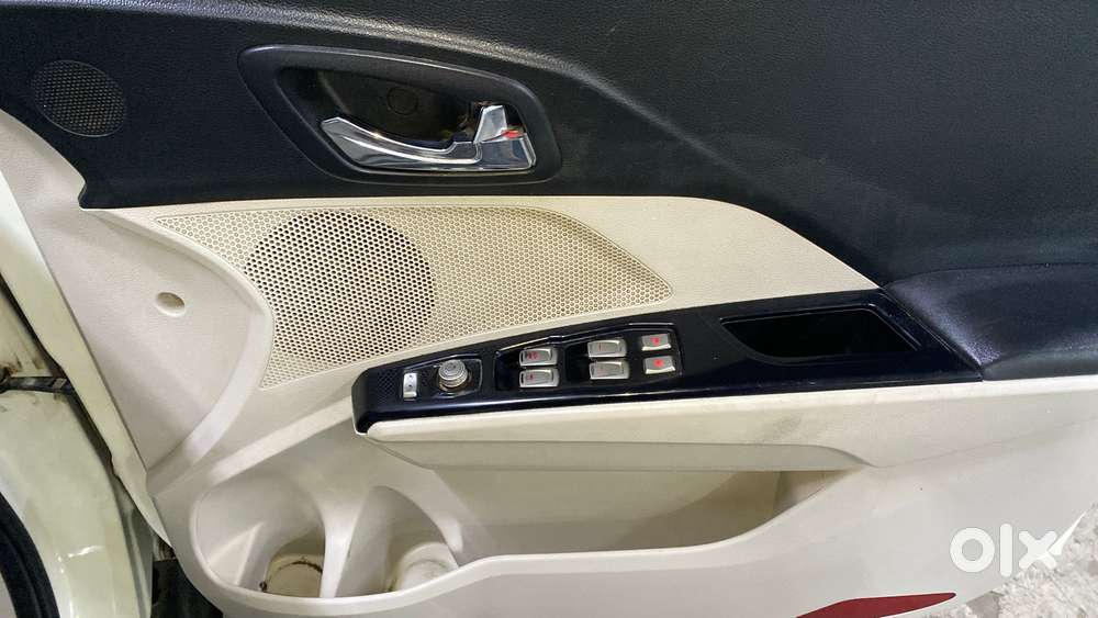 Mahindra Xuv300 W8 Option, 2022, Petrol