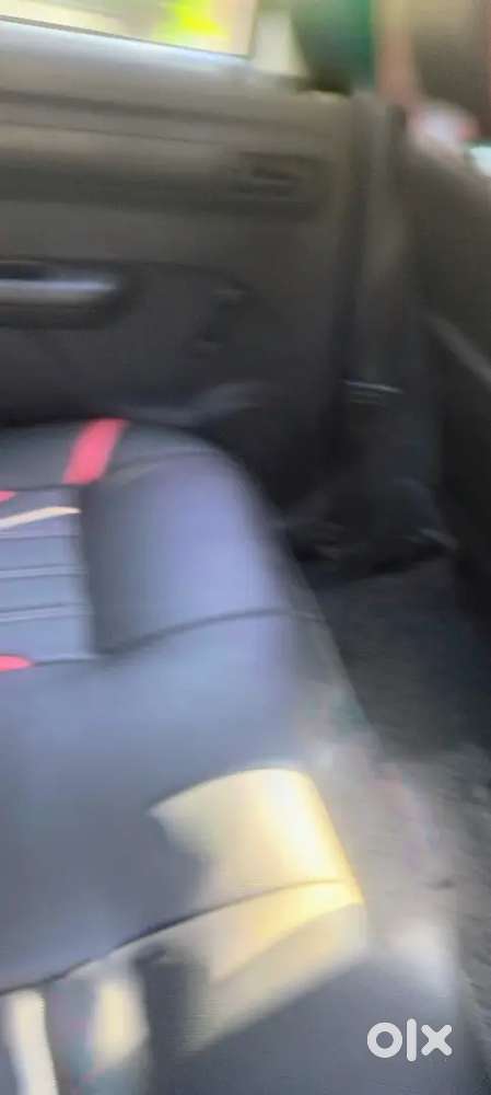 मेरी गाड़ी में कोही भी काम नही हे मुझे पैसे की जरूरत हे इस लिए बेचनाहे