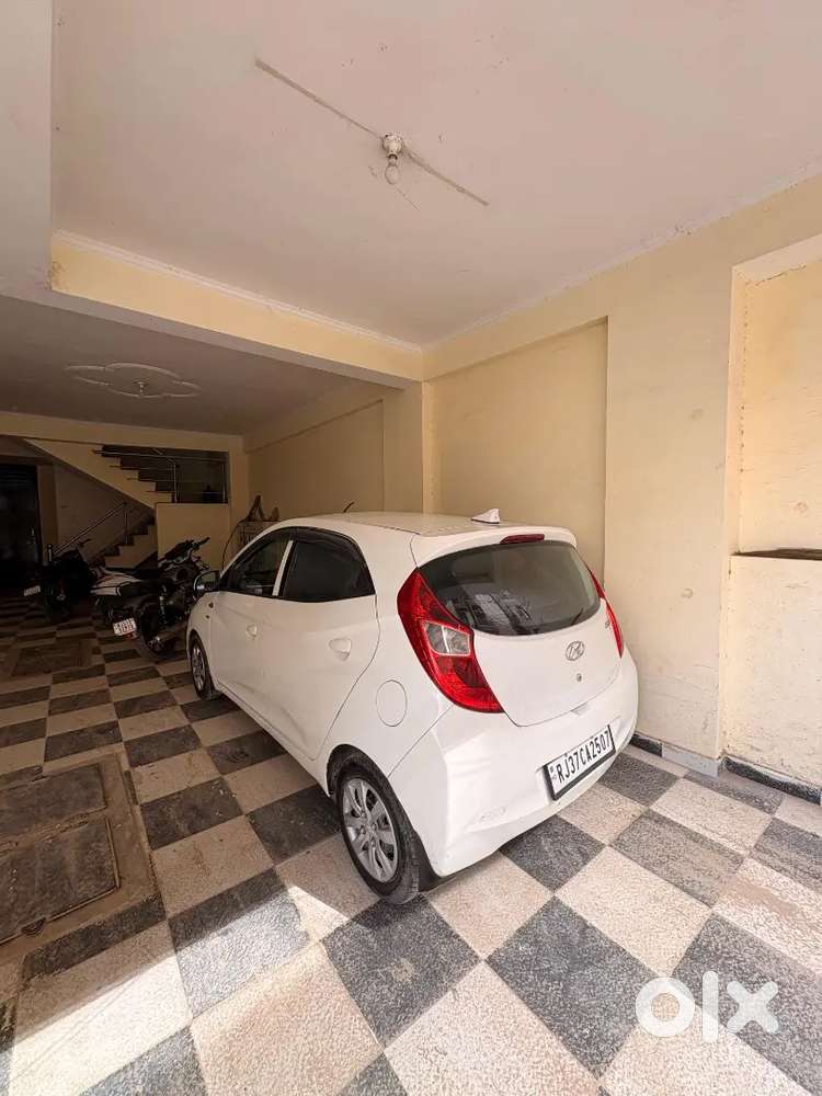 Hyundai Eon 2012 Petrol Lpg Company Fitted 74000 Km Driven