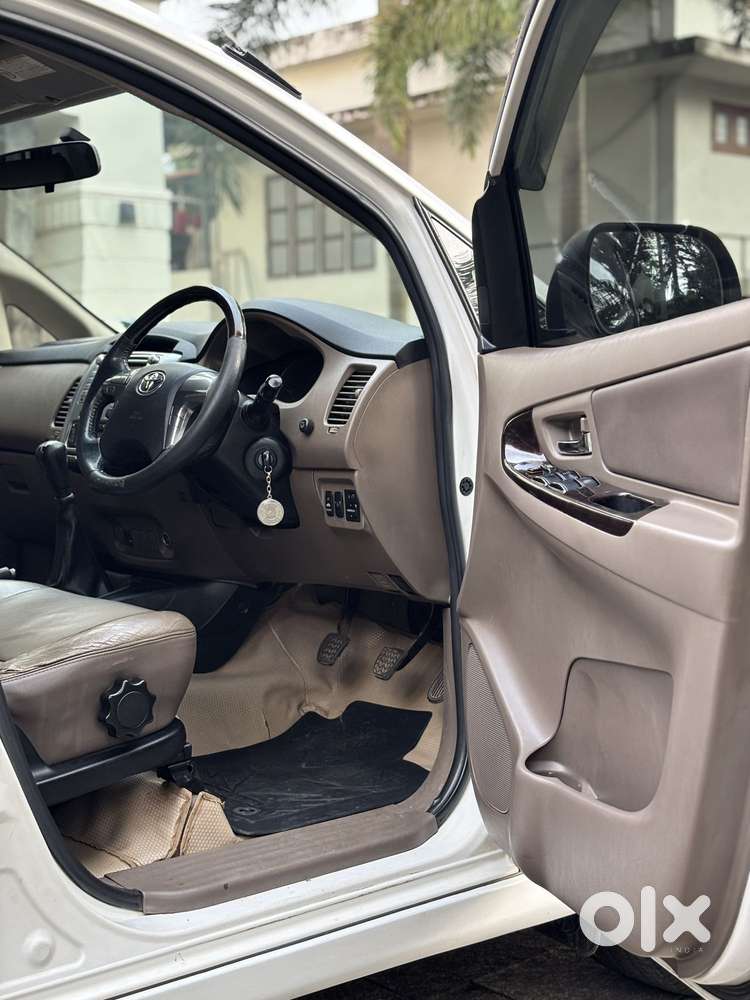 Toyota Innova 2.5 Zx Diesel 7 Seater, 2015, Diesel
