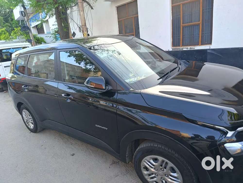 Kia Carens 2024 Petrol Well Maintained