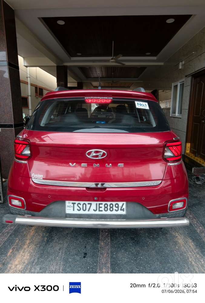 Hyundai Venue 2022 Petrol 71908 Km Driven