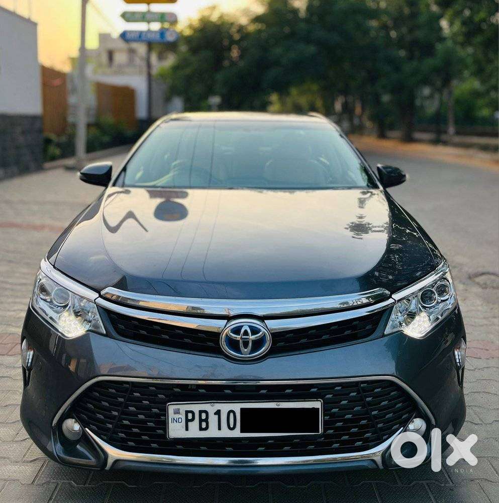 Toyota Camry Hybrid, 2016, Cng & Hybrids
