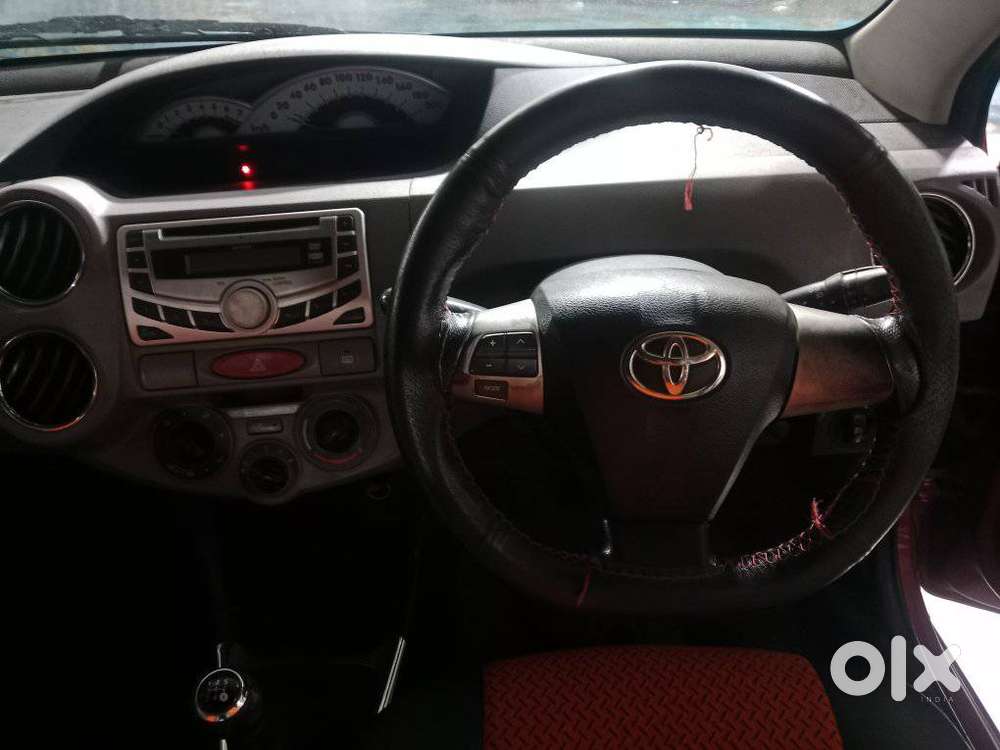 Toyota Etios Liva, 2011, Petrol