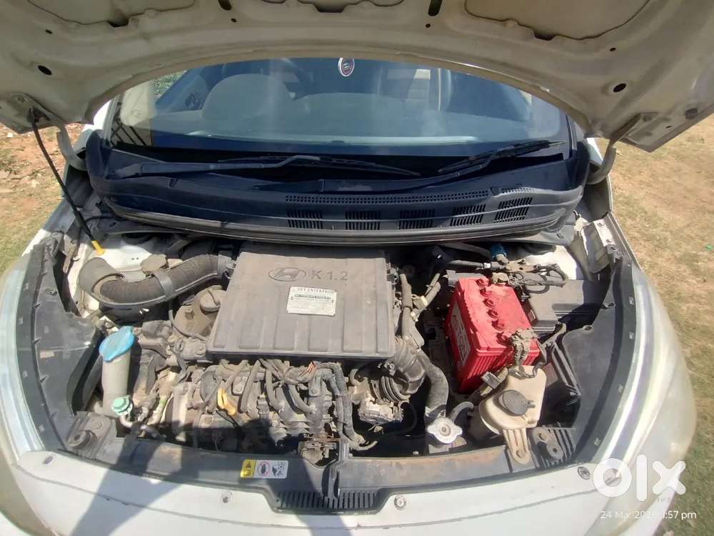 Hyundai Xcent 2016 (price 3,50,000)