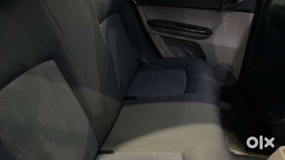 Tata Tiago 1.2 Revotron Xm, 2017, Petrol