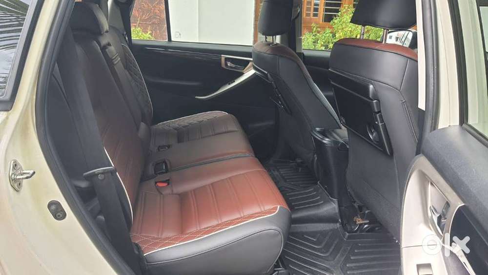 Toyota Innova Crysta 2.4 V 8 Str, 2016, Diesel