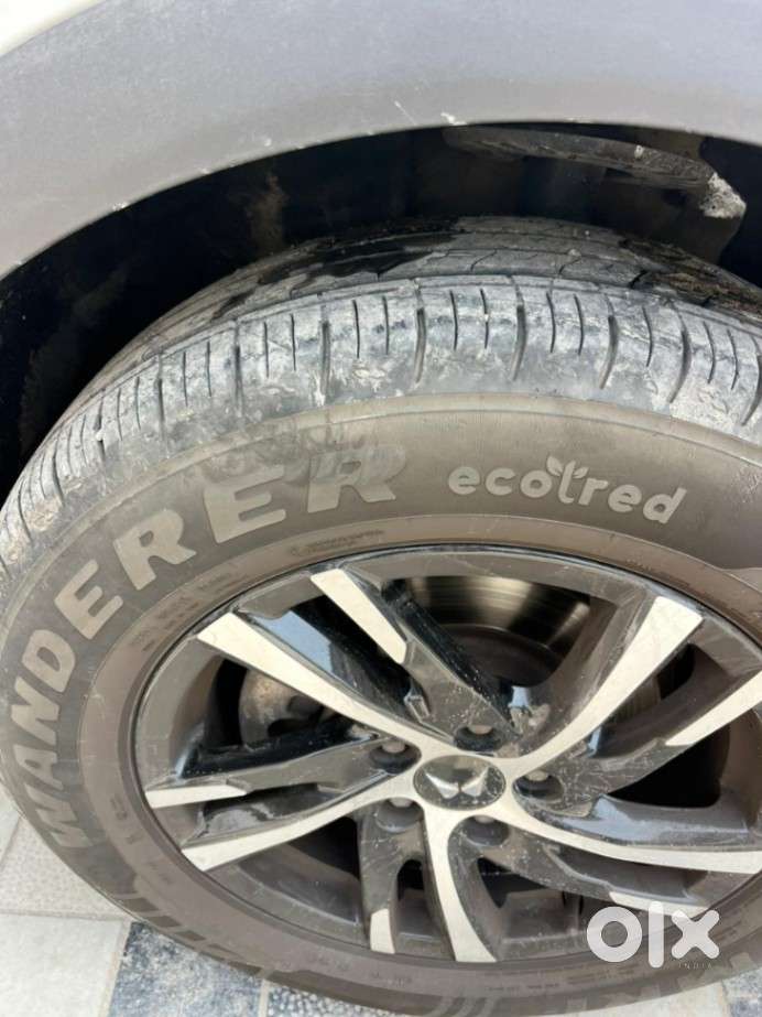 Mahindra Xuv700 2.0 Ax 5 Petrol At Str, 2022, Petrol