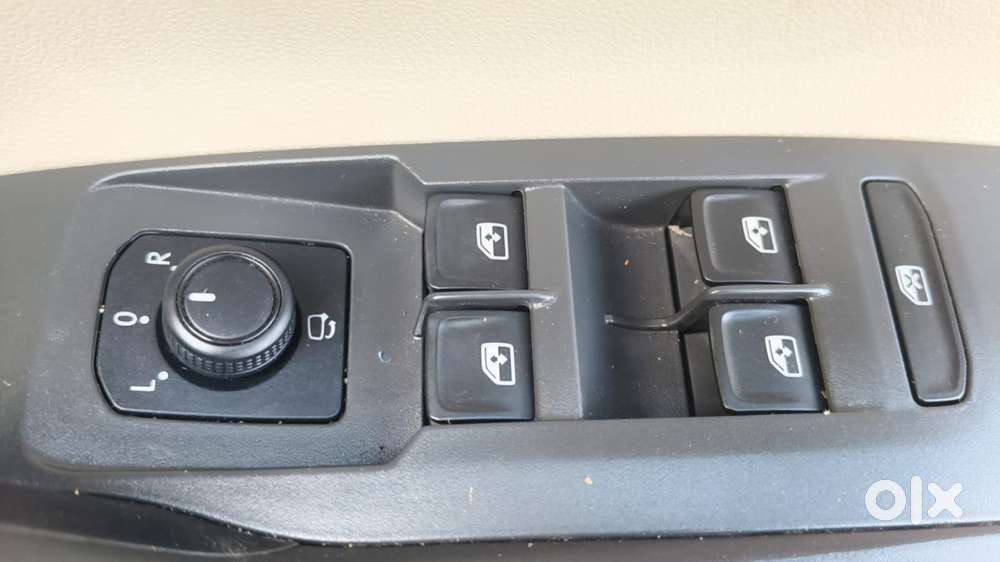 Skoda Slavia 1.5 Tsi Style At, 2024, Petrol