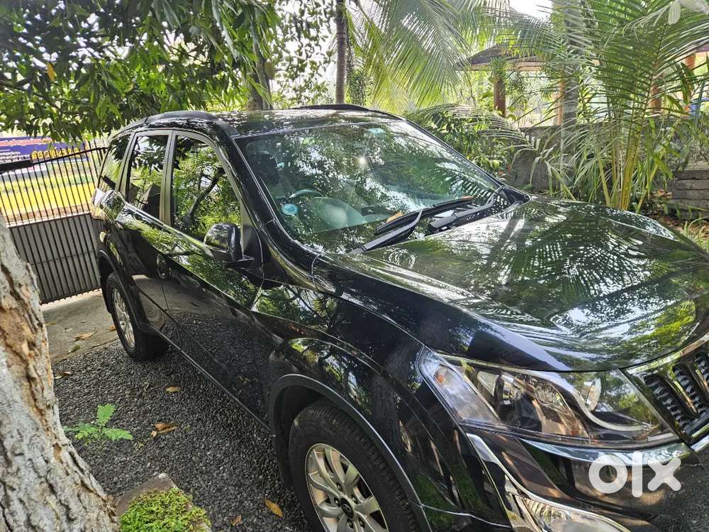 Xuv500, W6 Manual, 2017 Registered,napoli Black Colour.single Owned