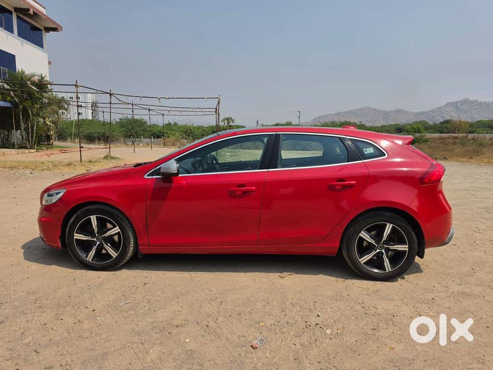 Volvo V40 2017 Diesel Well Maintained