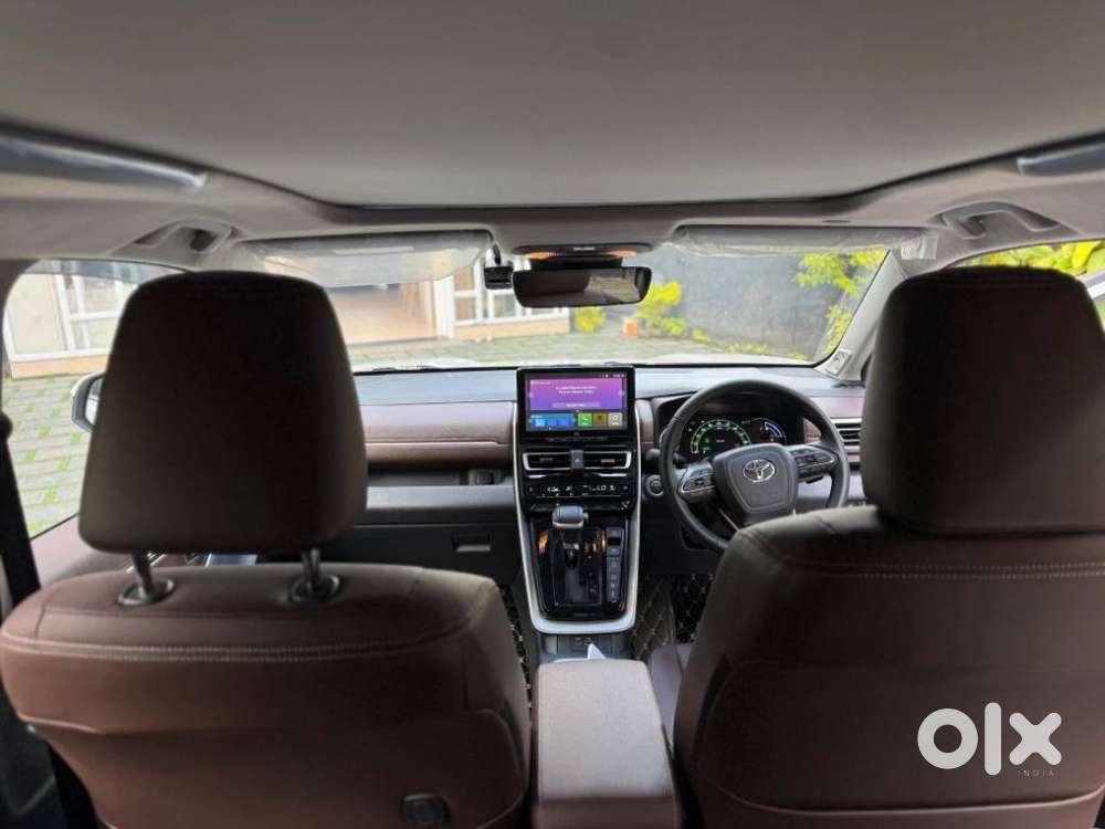 Toyota Innova Hycross 2.0 Zx (o) Hybrid 7 Str, 2025, Petrol