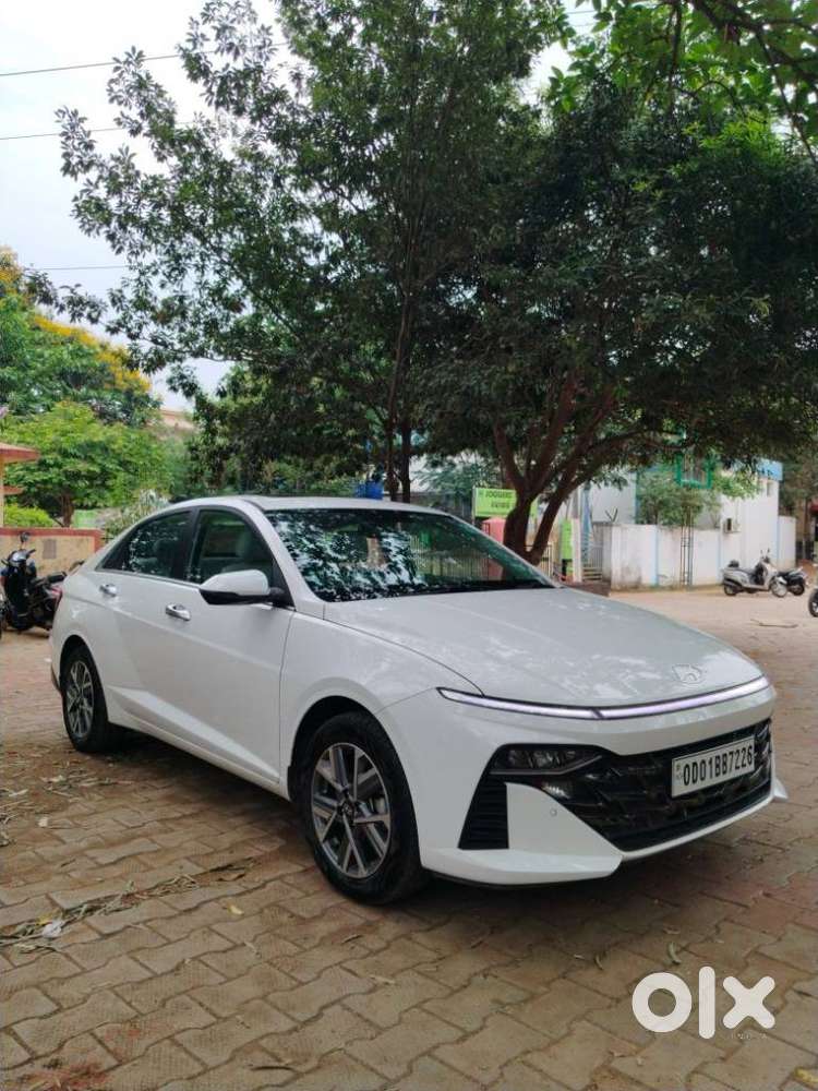Hyundai Verna 1.5 Sx (o) Ivt, 2025, Petrol