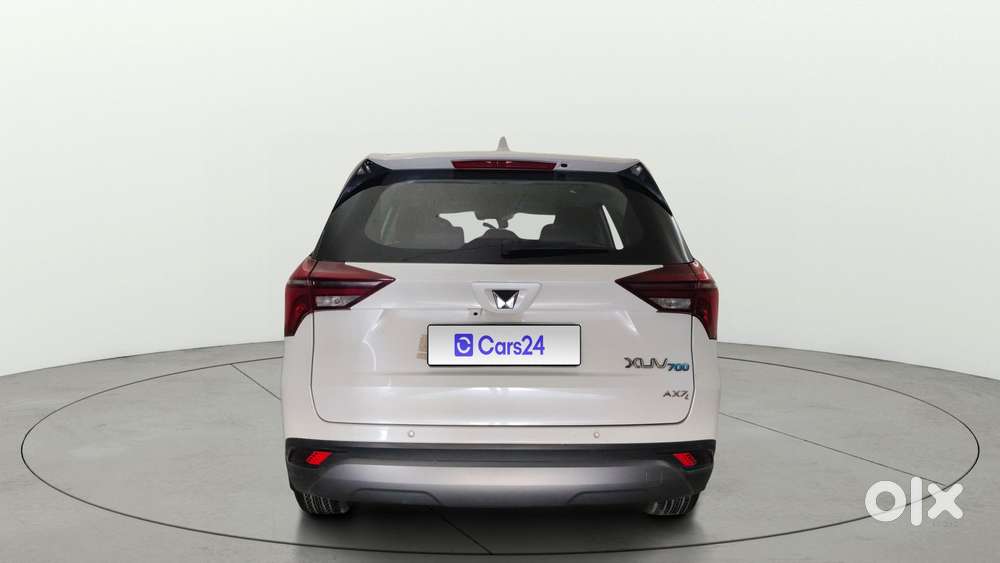 Mahindra Xuv700 2.0 Ax 7 Petrol Mt Str, 2025, Petrol