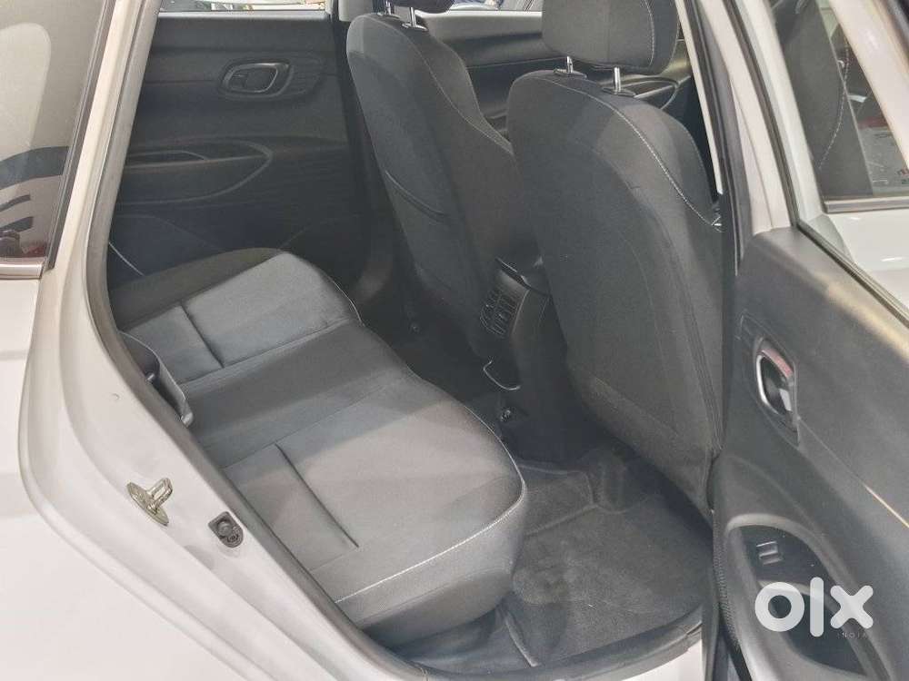 Hyundai I20 Sportz 1.2 Ivt, 2023, Petrol
