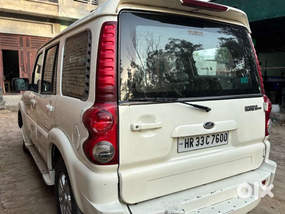 Scorpio White Colour