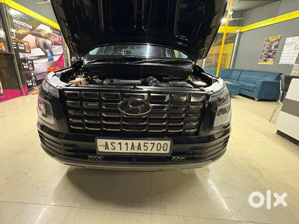 Hyundai Venue 2023 Petrol Well Maintained