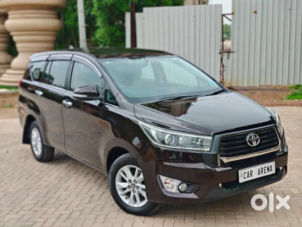 Toyota Innova Crysta 2.4 V Manual 2017