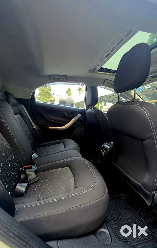 Tata Nexon 1.5 Revotorq Xma Plus (s) Amt, 2022, Petrol
