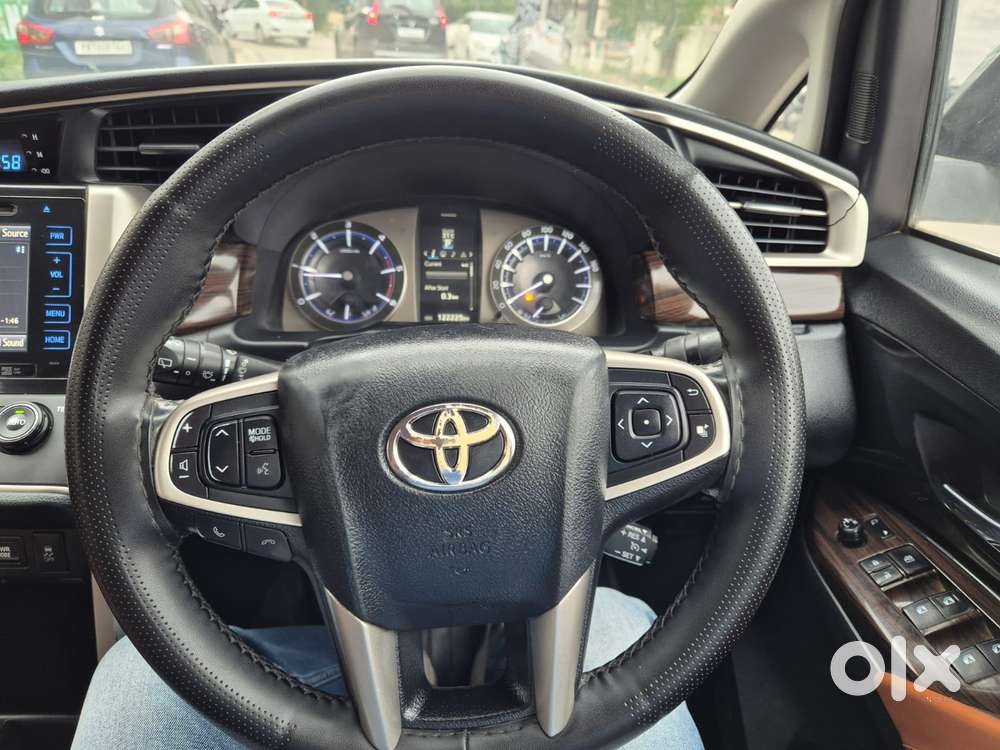 Toyota Innova Crysta 2.7 Zx At, 2016, Diesel