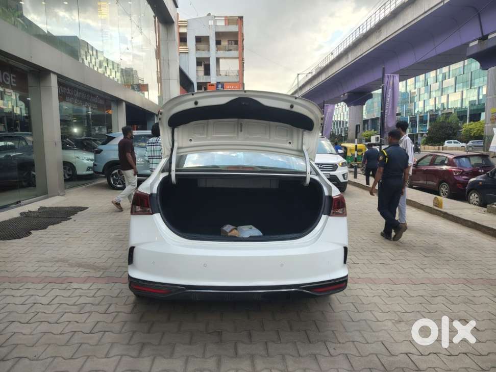 Hyundai Verna 1.5 Sx Ivt, 2022, Petrol