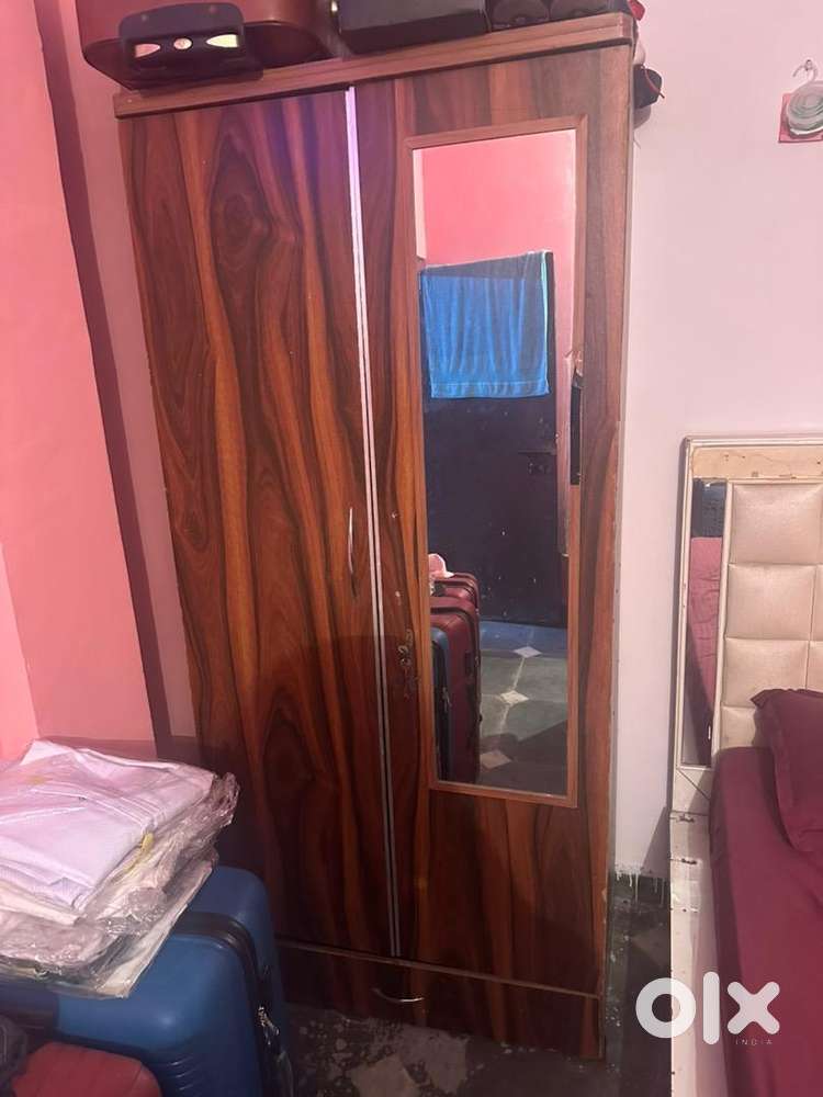 Wardrobe Buy Sell Used Beds Wardrobes in Delhi OLX