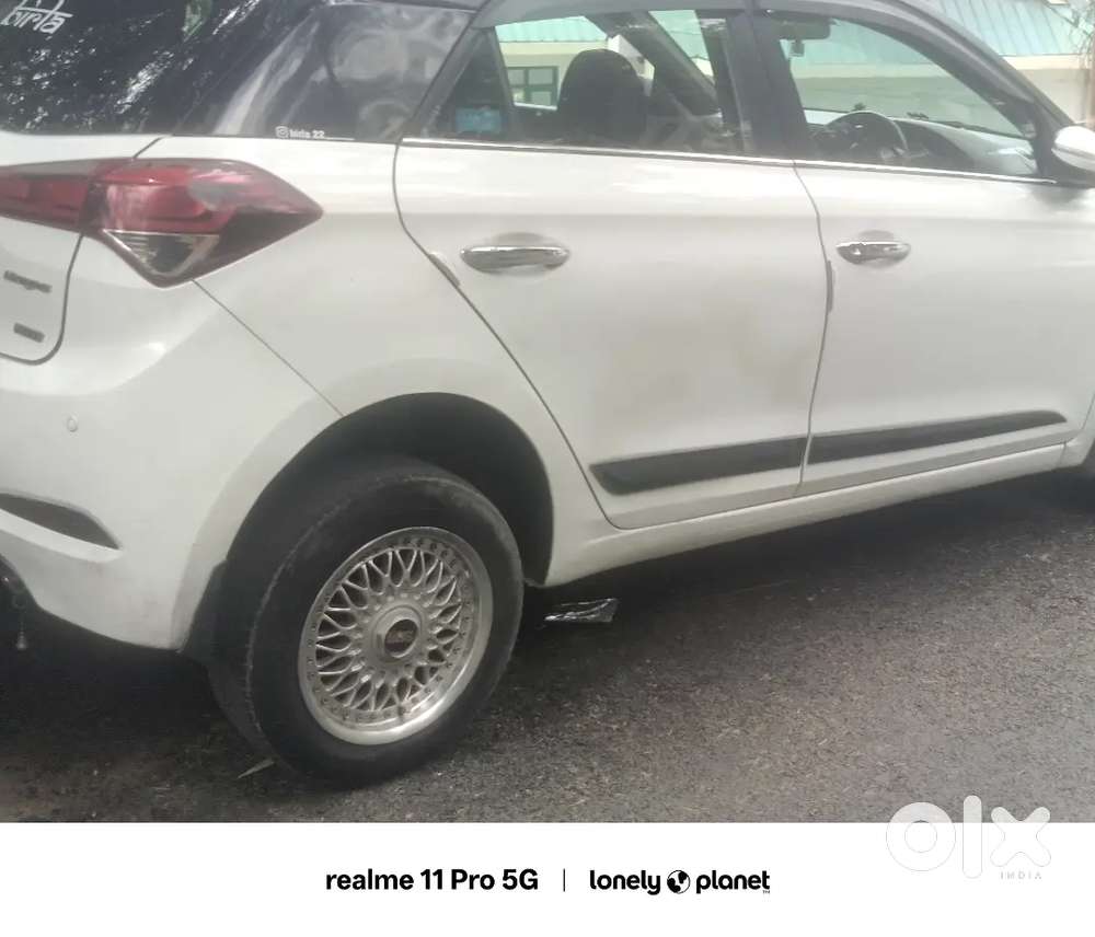 Hyundai Elite I20 2016 Petrol 95000 Km Driven + Alloys And Music Syste
