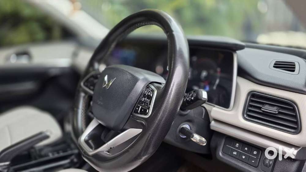 Mahindra Xuv700 2.2 Ax 5 Diesel At Str, 2022, Diesel