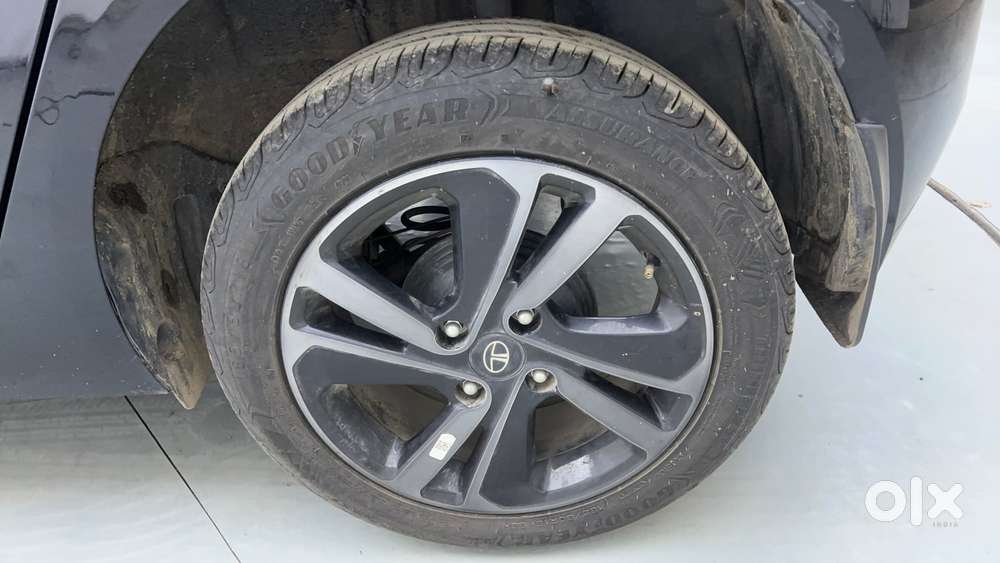 Tata Altroz 1.2 Xz Plus Dark Edition, 2022, Petrol