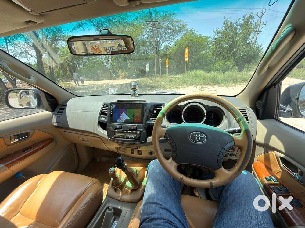 Toyota Fortuner 2011 Diesel 165000 Km Driven