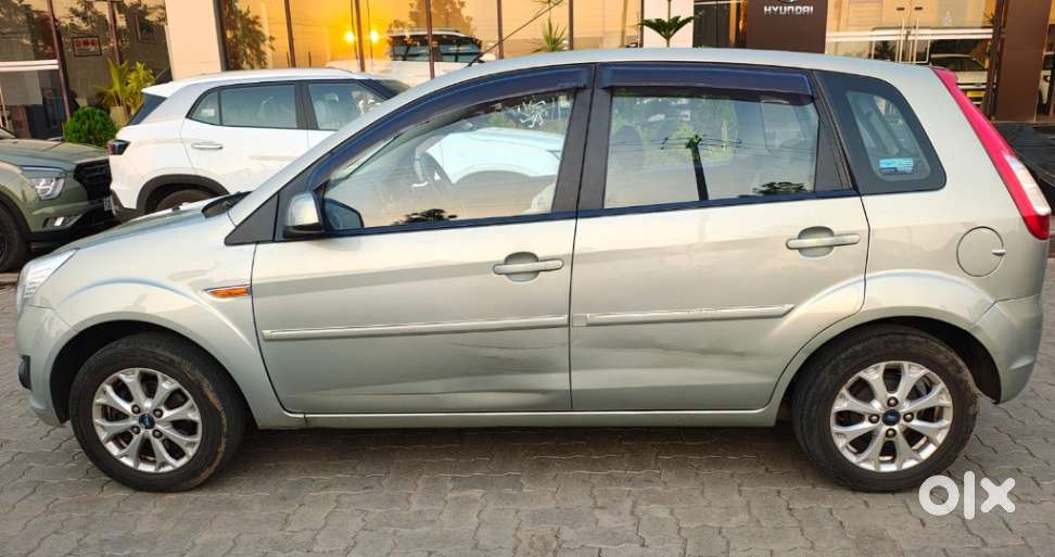 Ford Figo 1.2p Titanium Mt, 2012, Petrol