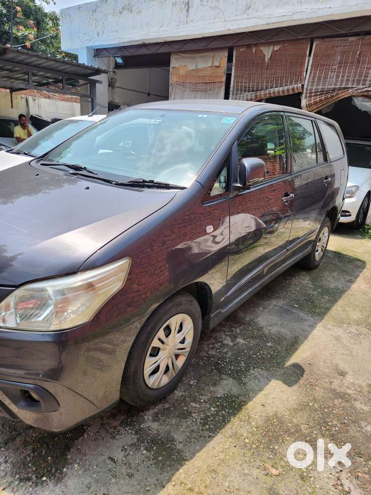 Toyota Innova 2.5 E Diesel Ps 7-seater, 2015, Diesel