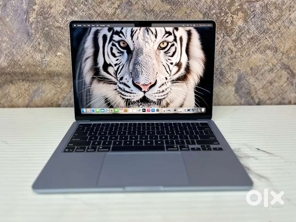 Apple Macbook Air M4 13inch In Warrnaty 2027 M4 100% Bettery Health Be