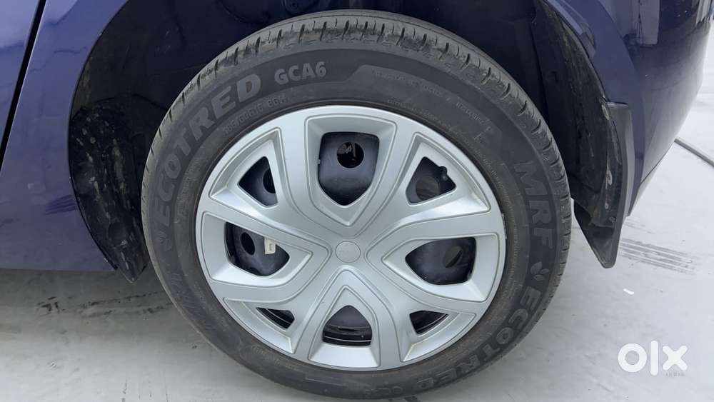 Tata Altroz 1.2 Xm, 2025, Petrol